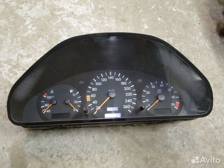 Щиток приборов Мерседес C W202