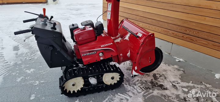 Снегоуборщик бензиновый Honda HSM 1380i гибридный