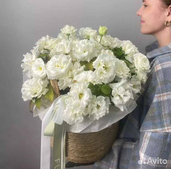 Композиция из белых эустом Alissa White и Мини с з