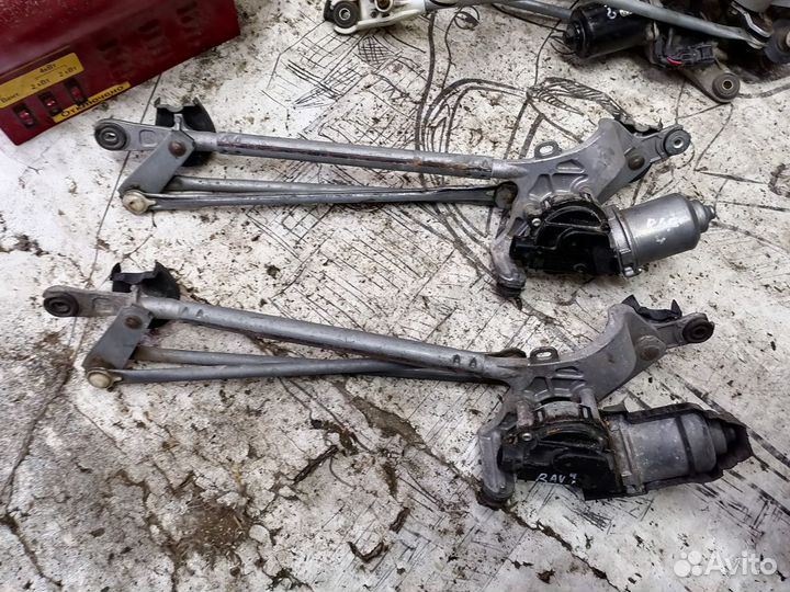 Моторчик стеклоочистителя передний Toyota RAV4 (XA