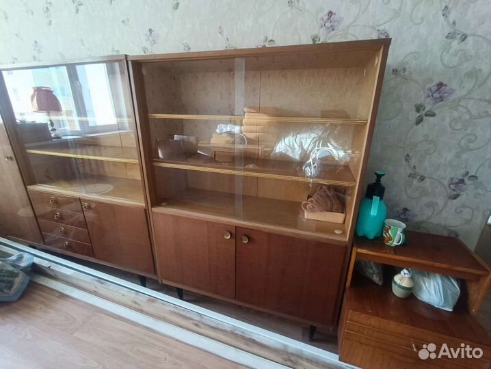 Шкаф сервант