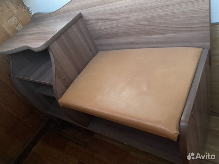 Тумба в коридор