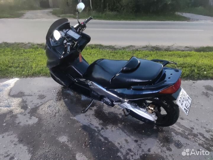 Yamaha T-max