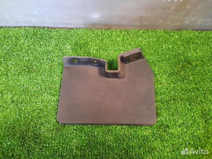 Брызговик заднего колеса передний правый Hyundai