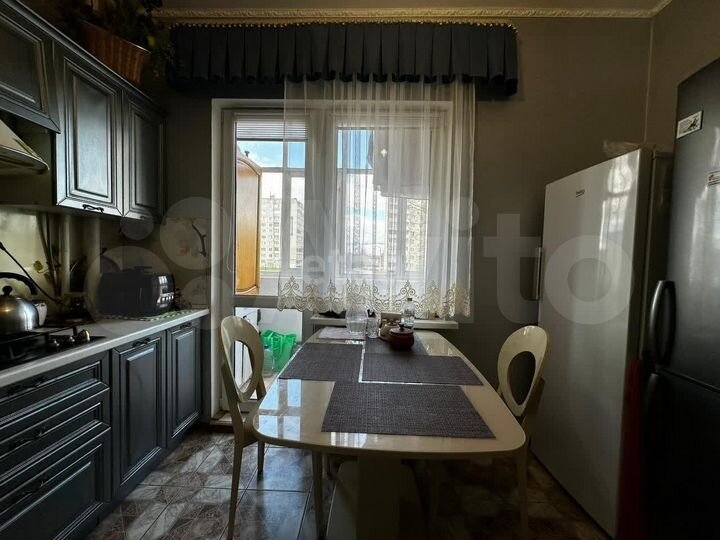 2-к. квартира, 66,4 м², 2/10 эт.