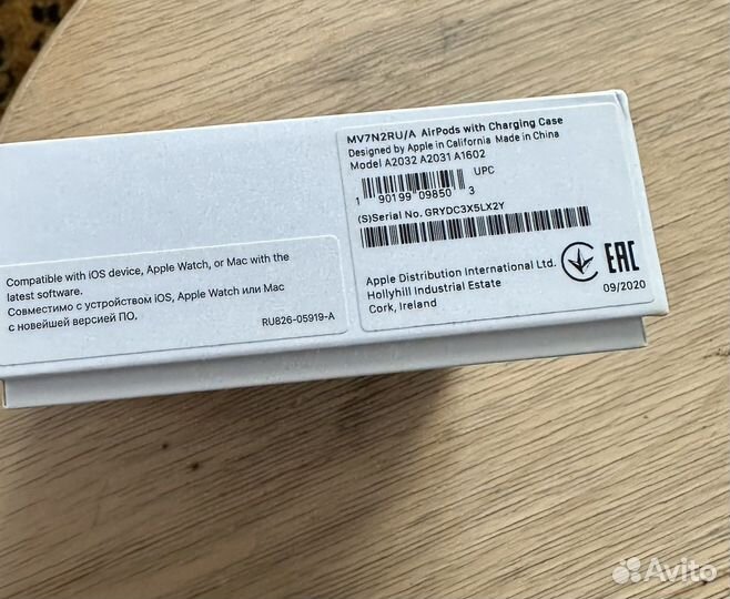 Наушники apple airpods with charging case