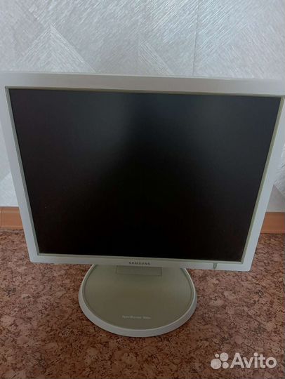 Монитор Samsung syncmaster 960bf