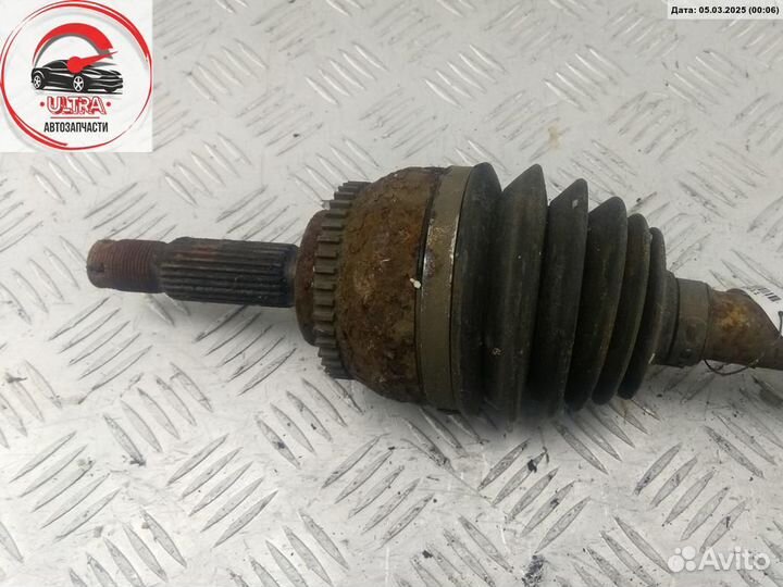 Полуось передняя правая б/у Mitsubishi Space Wagon (1998-2004)