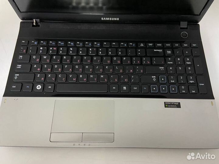 Ноутбук Samsung NP300E5A