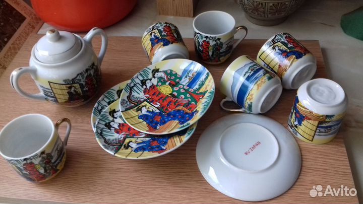 Чайник Украина, чашки глиняные, на подставке