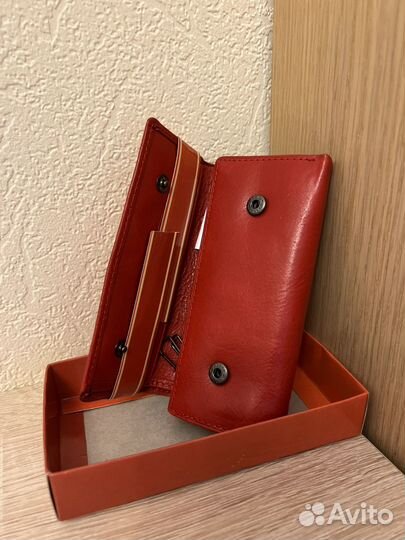Красная кожаная карманная ключница