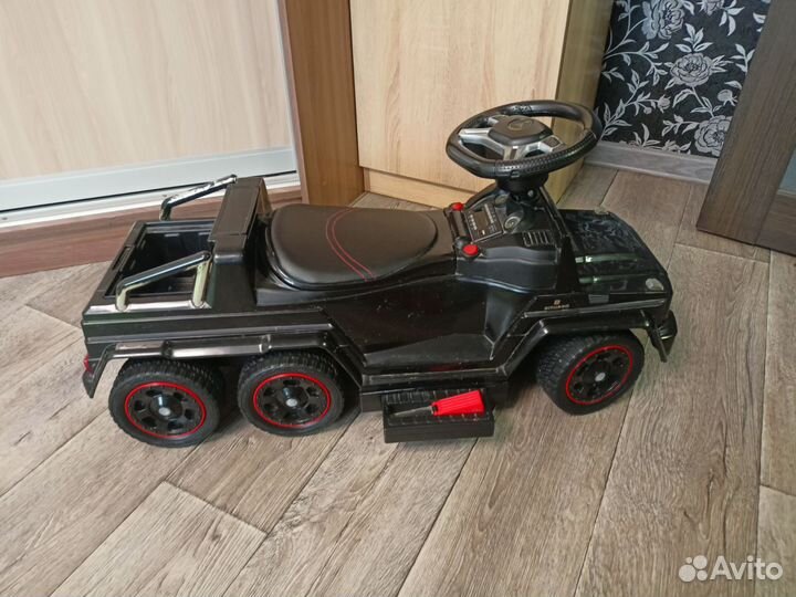 Машинка толокар