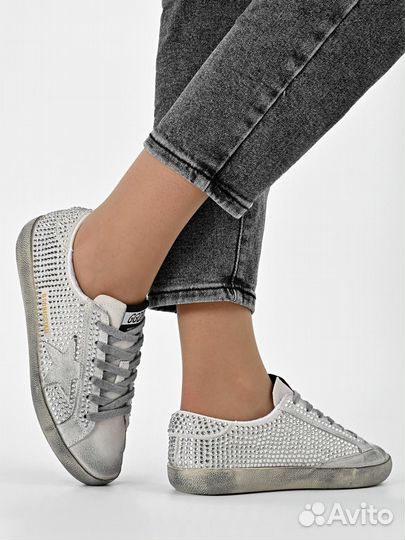 Кроссовки женские