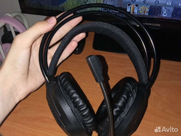 Игровые наушники