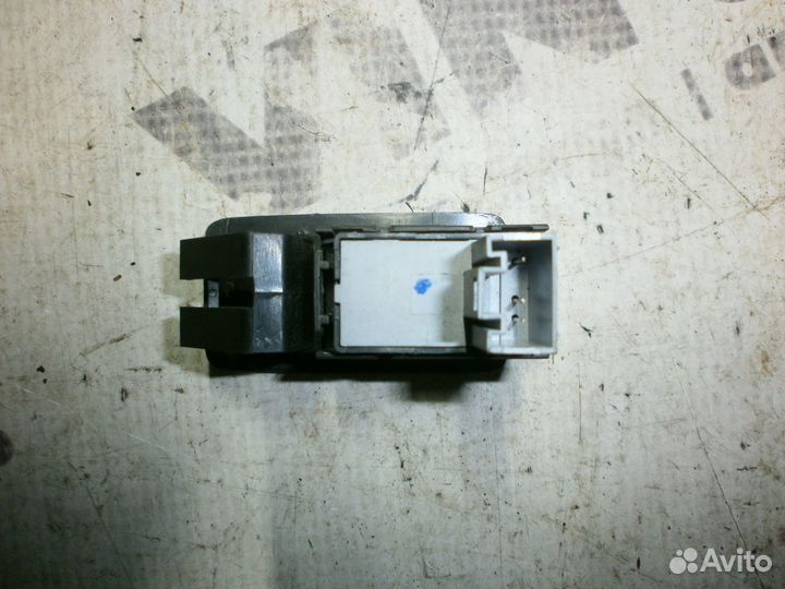 Кнопка стеклоподъемника Volkswagen Caddy 3