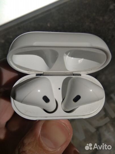 Наушники Apple AirPods