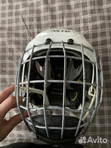Хоккейный шлем