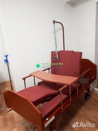 Медицинская кровать для ухода за больными