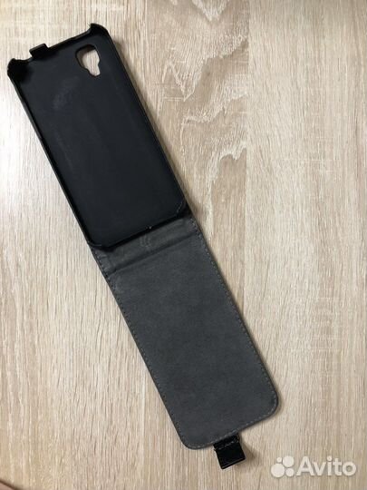 Чехол на телефон