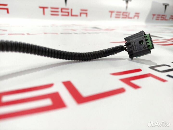 Разъем (фишка) проводки Tesla Model X 2016