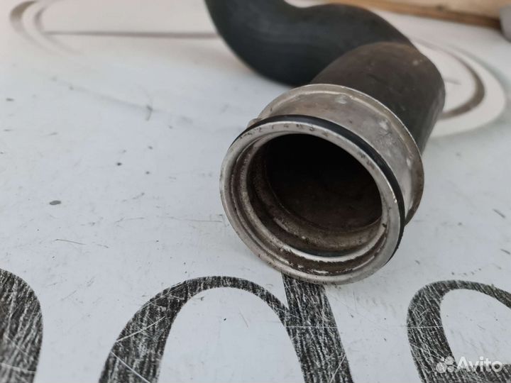 Патрубок интеркуллера левый Mercedes W211 M271