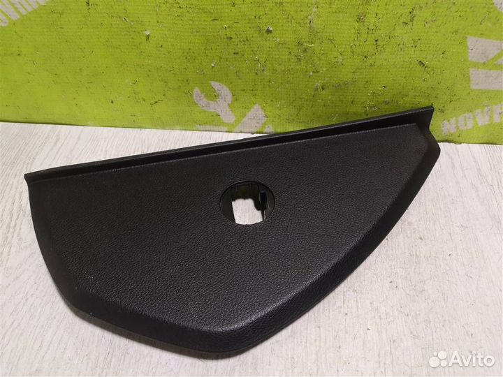 Накладка (кузов внутри) Хендай i30 12-17