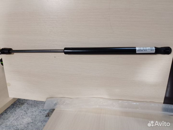 Газовый упор багажника