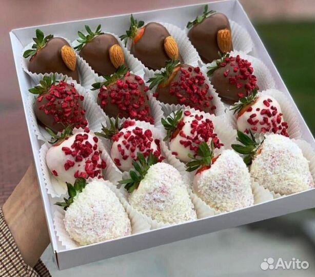 Клубника в шоколаде в коробке