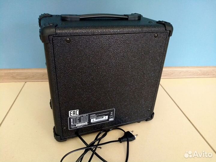 Басовый комбоусилитель Новый Leem