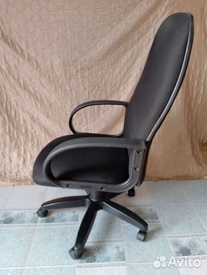 Компьютерное офисное кресло