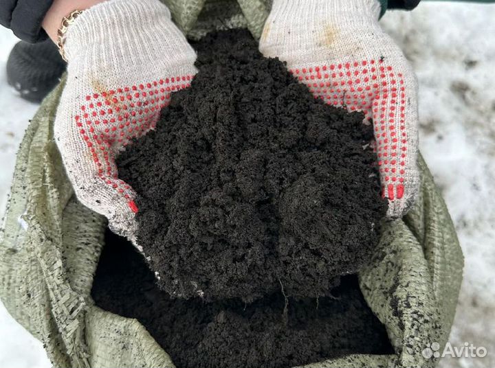 Земля чернозем плодородный грунт в мешках