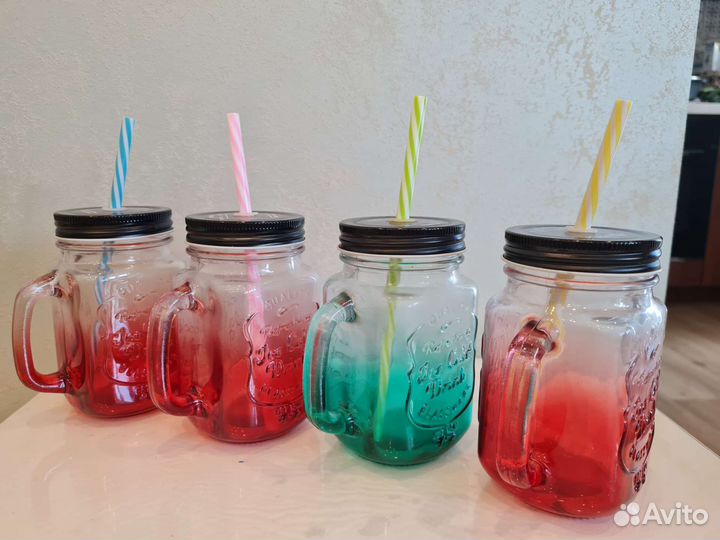 Кружка стеклянная с трубочкой для коктейля