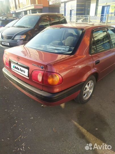 Toyota Corolla 1.3 AT, 1998, 270 000 км