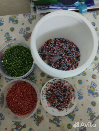 Стеклярус, бисер