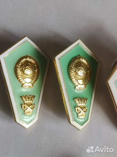 Знаки об окончании учебных заведений СССР