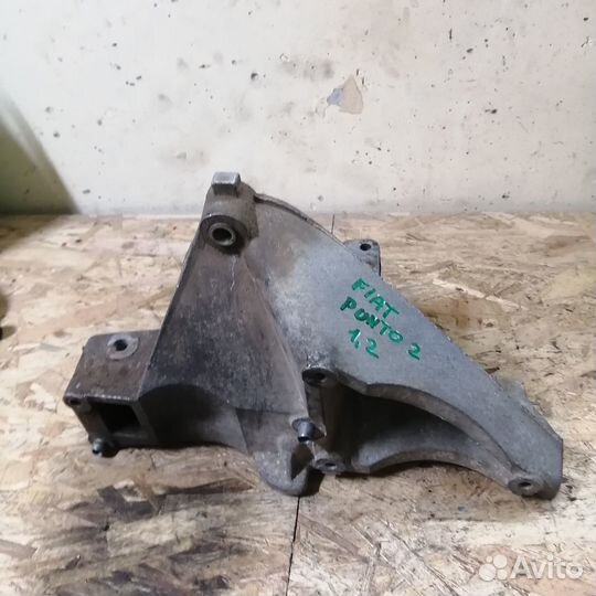 Кронштейн генератора Fiat Punto 2 (46548451)