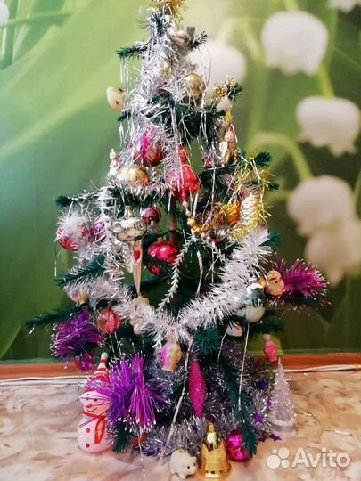 Ель искусственная, гирлянды, игрушки