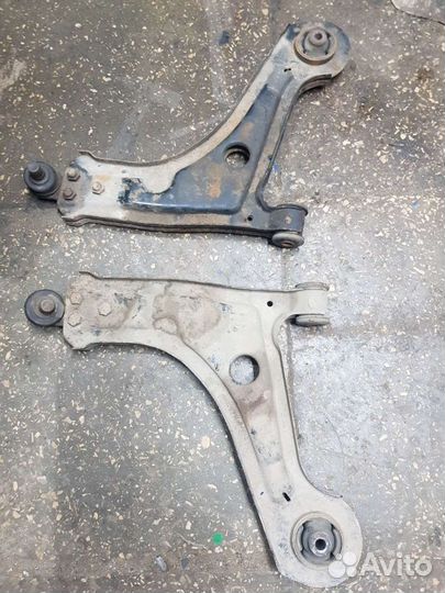 Рычаги передней подвески лачети