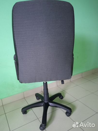 Продаю кресло компьютерное, офисное