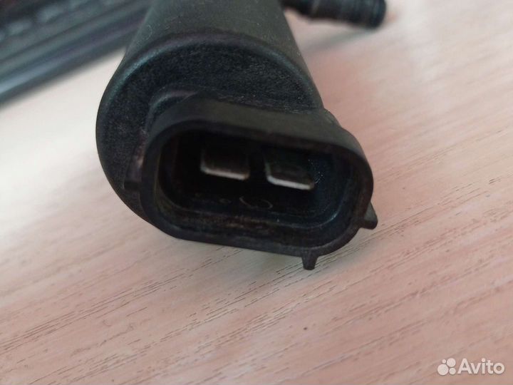 Насос омывателя фар toyota Corolla 150