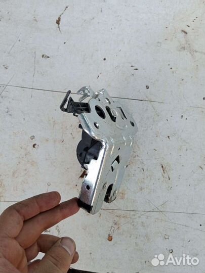 Замок крышки багажника Volkswagen Jetta 6