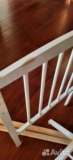 Детская кроватка с продольным маятником