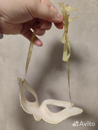 Маска карнавальная золотая новогодняя взрослая