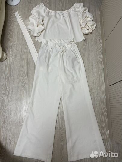 Костюм белый