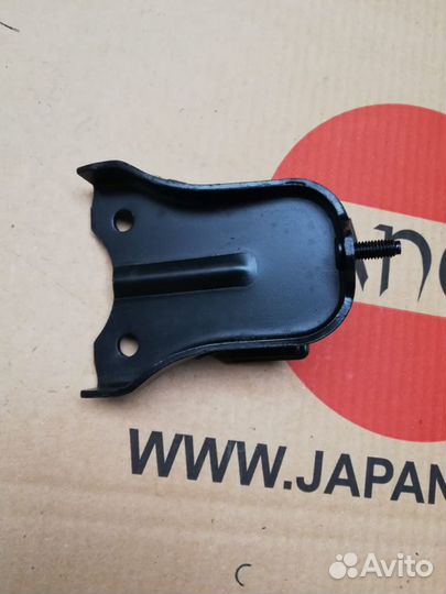 Опора двигателя Mazda SG4239340 awsma1087