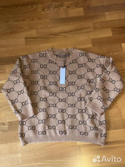 Свитер новый