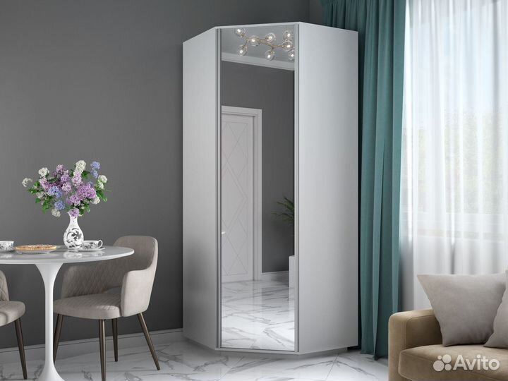 Угловой шкаф. Белого цвета с зеркалом 90/240/90