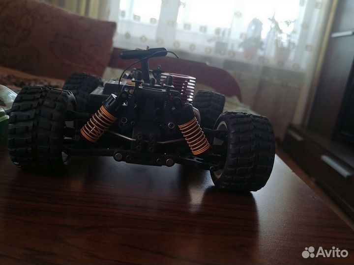 Радиоуправляемая машина на бензине