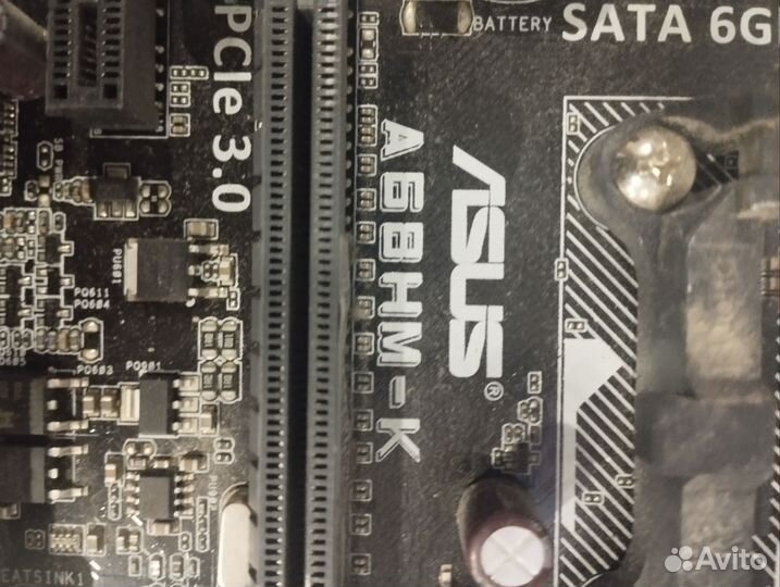 Материнская плата с процессором и памятью