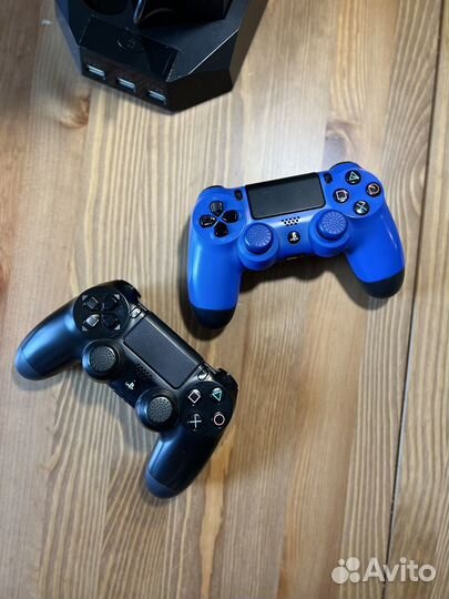 Приставка Playstation 4